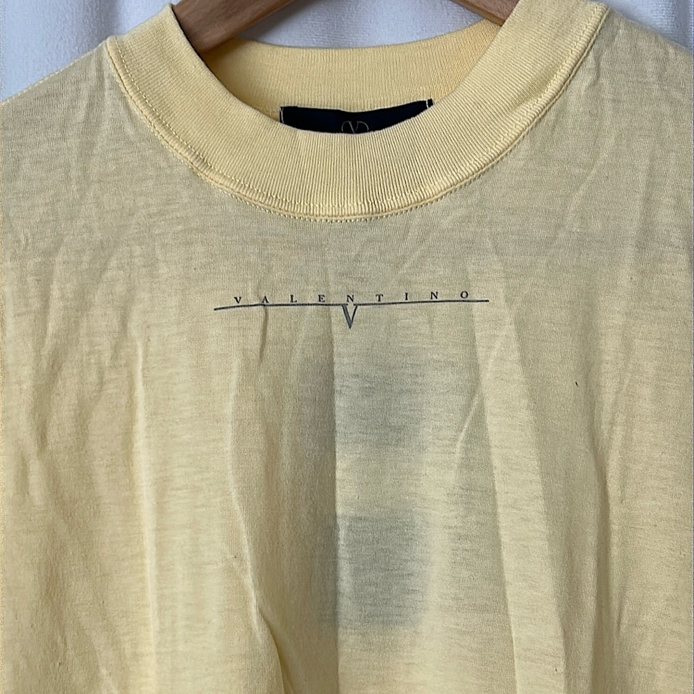 Valentino Jeans NWT Logo Yellow Short Sleeve T-shirt Top **Size 50/L** - Picture 3 of 6